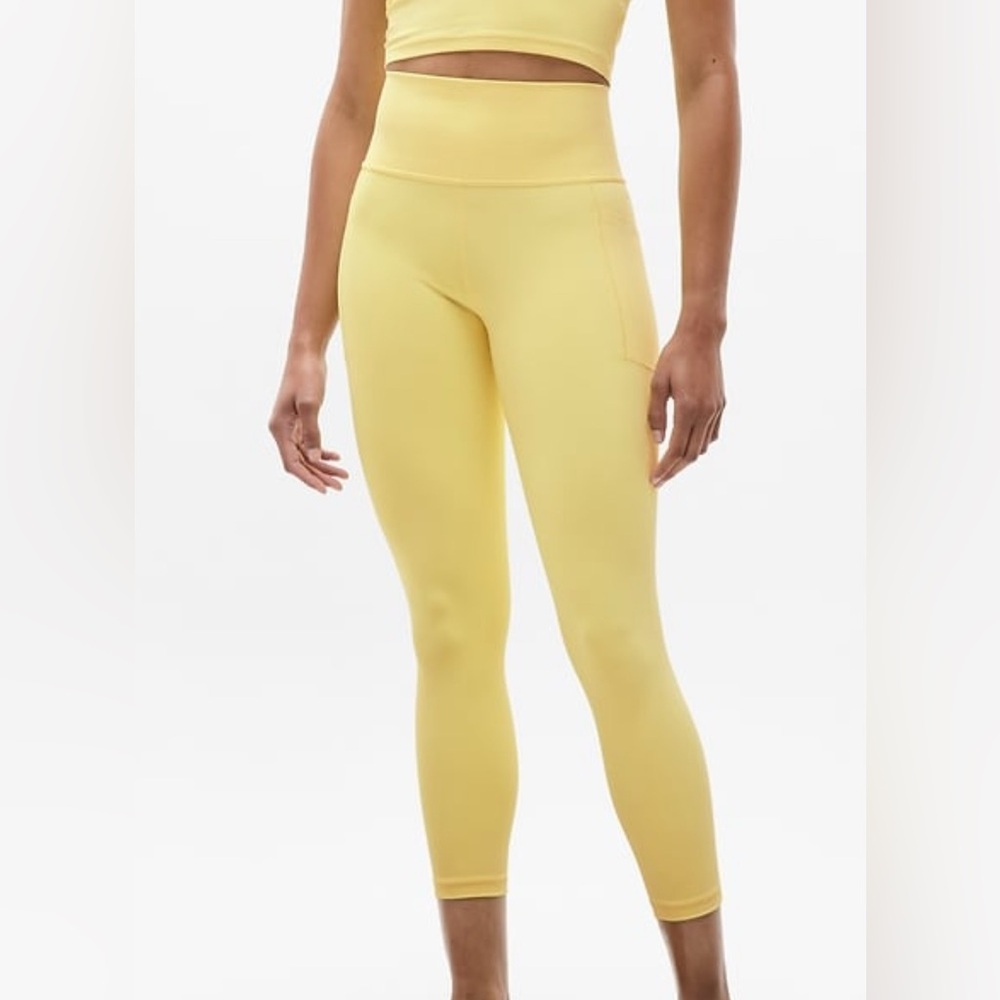NWT Athleta Salutation Stash 7/8 Leggings Size Small